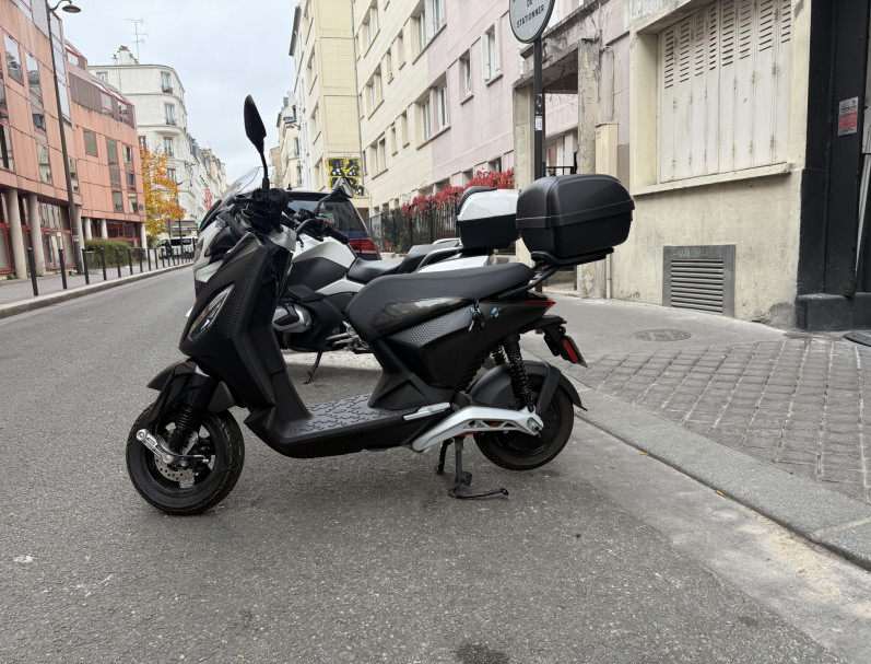 PIAGGIO 1 + 45 CC GARANTIE 6 MOIS NOIR MAT BON ETAT CRIT