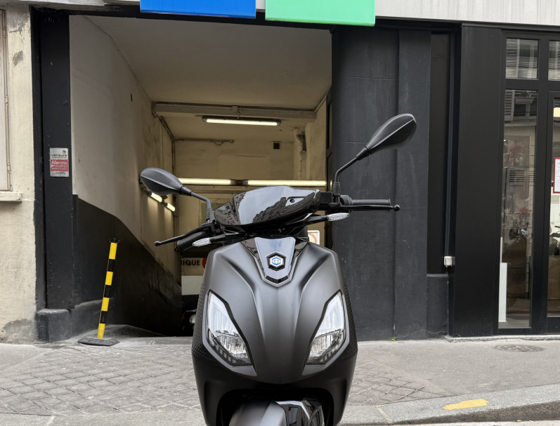 PIAGGIO 1 + 45 CC GARANTIE 6 MOIS NOIR MAT BON ETAT CRIT