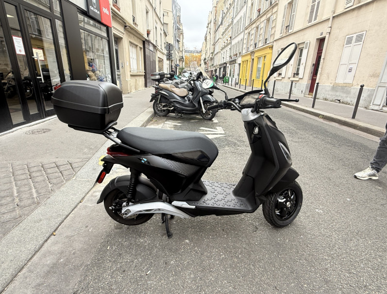 PIAGGIO 1 + 45 CC GARANTIE 6 MOIS NOIR MAT BON ETAT CRIT