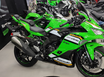 KAWASAKI ZXR-4