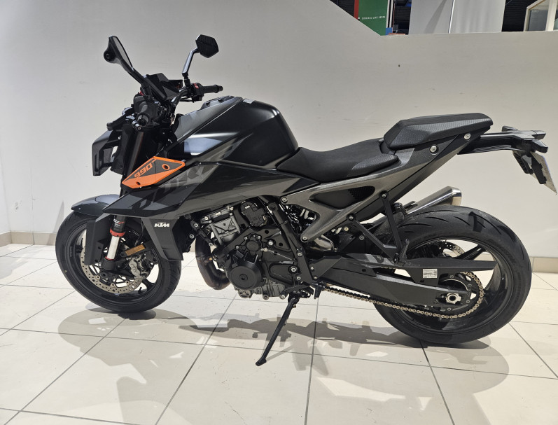 KTM 990 DUKE