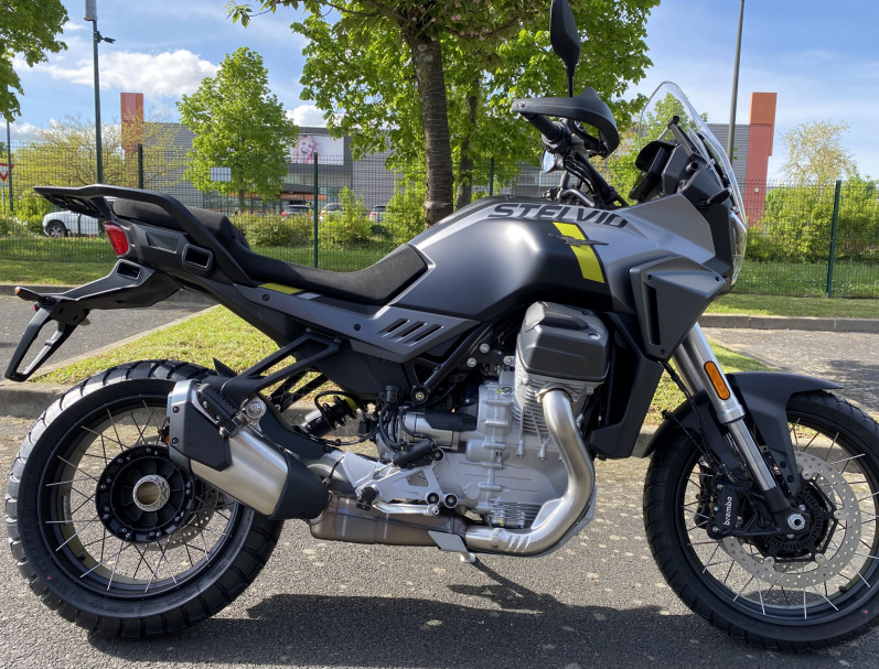 MOTO GUZZI STELVIO 