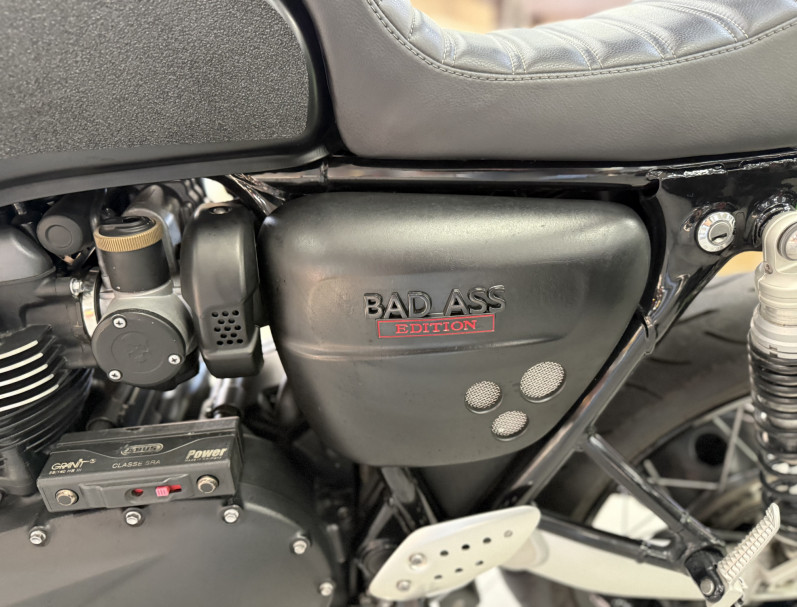 TRIUMPH THRUXTON 1200 R