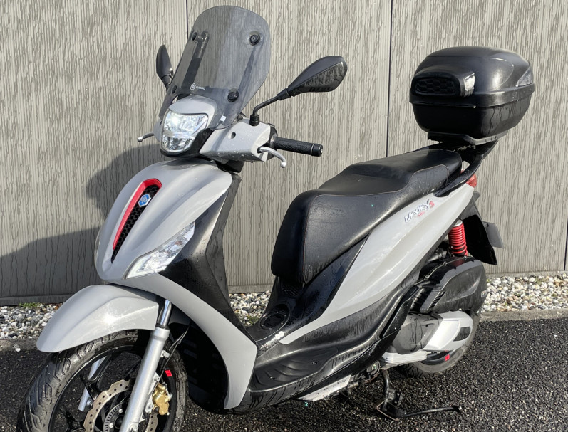 PIAGGIO Medley S 125 IGET ABS E5 + top case + bulle