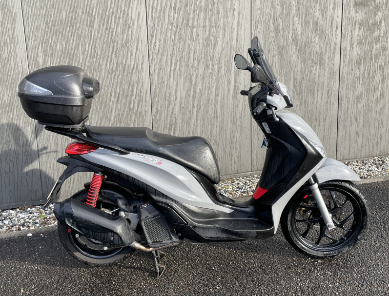 PIAGGIO Medley S 125 IGET ABS E5 + top case + bulle