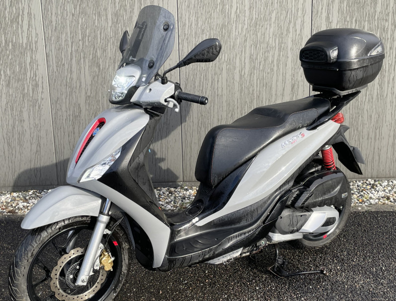 PIAGGIO Medley S 125 IGET ABS E5 + top case + bulle