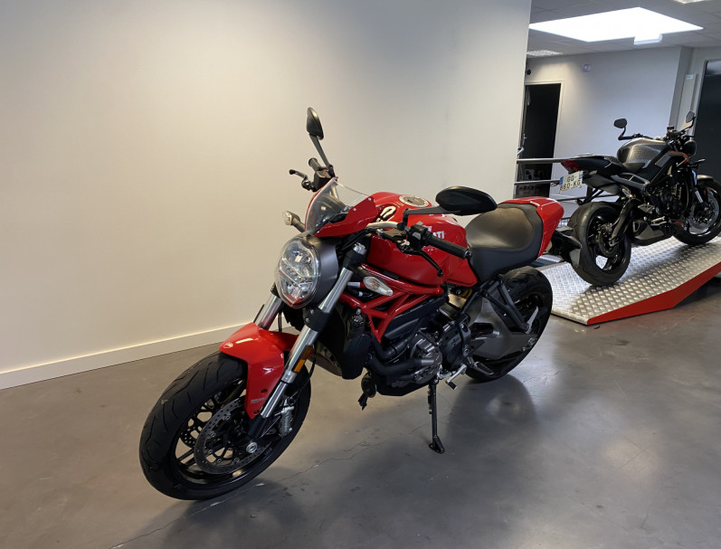DUCATI MONSTER 821