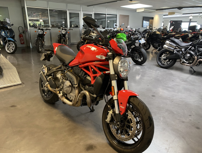 DUCATI MONSTER 821