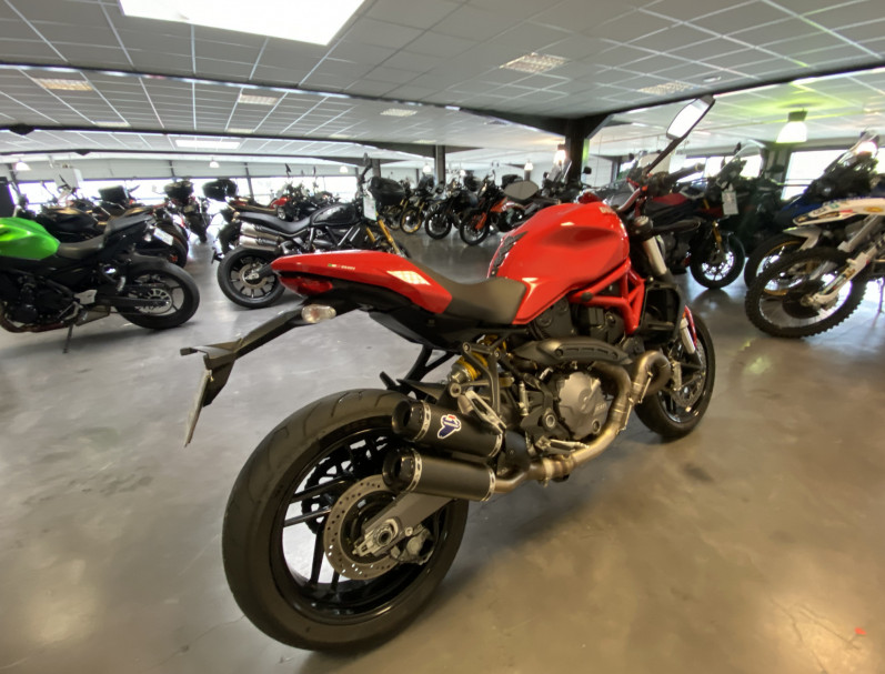 DUCATI MONSTER 821