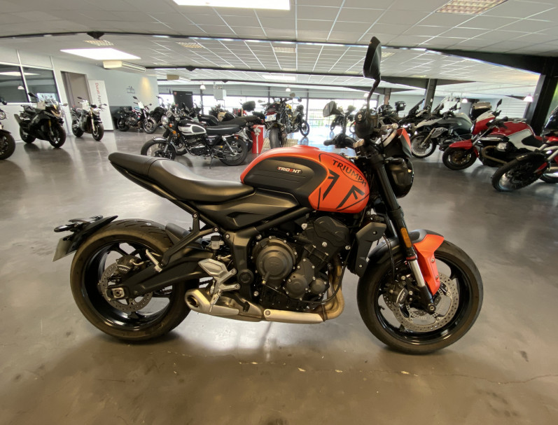 TRIUMPH TRIDENT 660