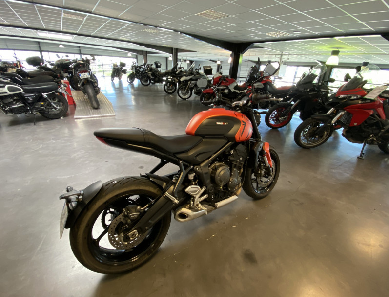 TRIUMPH TRIDENT 660