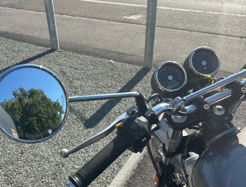 ROYAL ENFIELD INTERCEPTOR 650