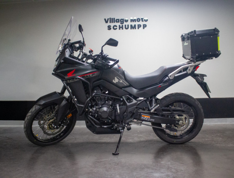 HONDA TRANSALP 750 / 2230 km / COMME NEUVE