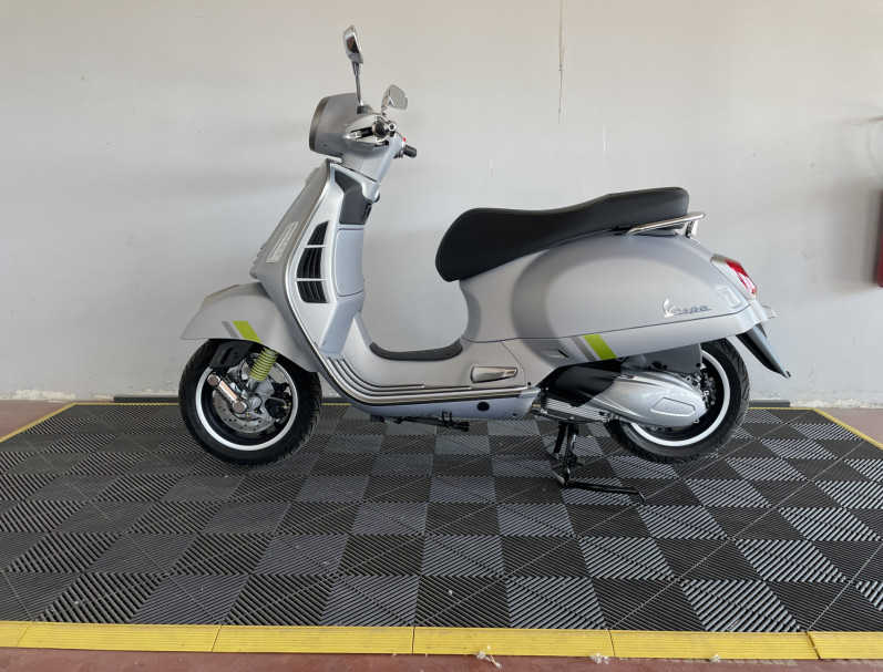 PIAGGIO VESPA GTS 300 SUPER TECH - VESPA GTS300 SUPERTECH