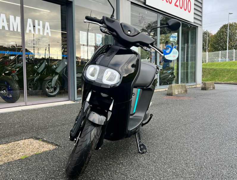 YAMAHA NEO
