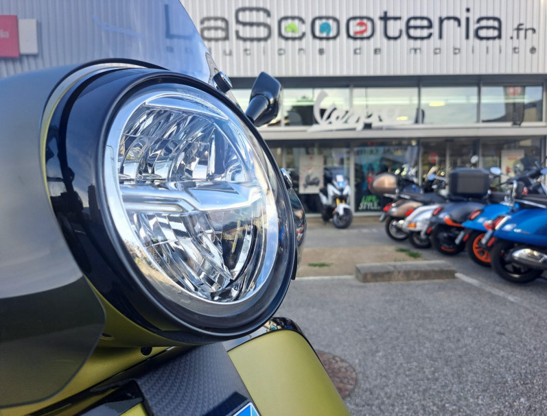 VESPA GTS 300 SUPER SPORT GARANTIE JANVIER 2027