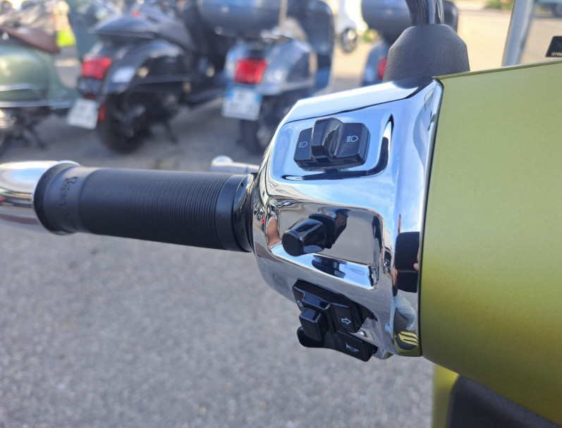 VESPA GTS 300 SUPER SPORT GARANTIE JANVIER 2027