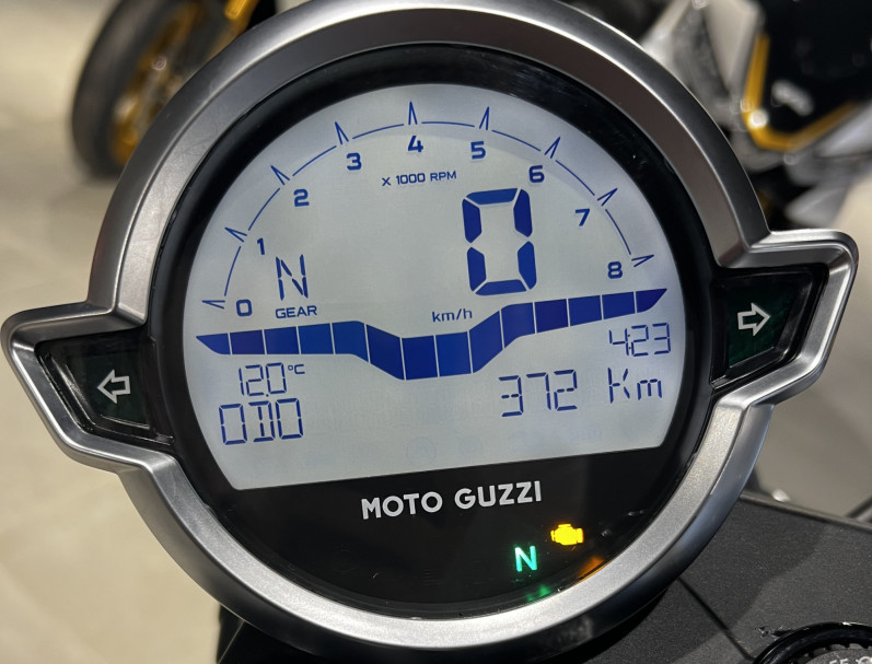 MOTO GUZZI V7 STONE