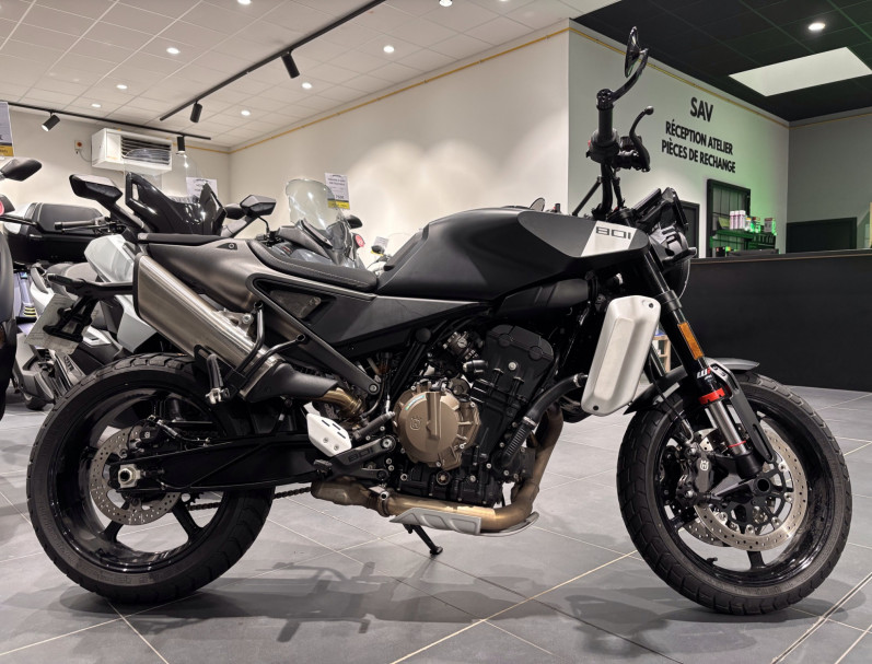 HUSQVARNA SVARTPILEN 801 / Garantie 