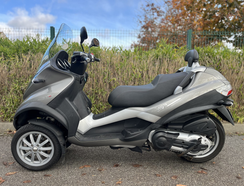 PIAGGIO MP3 400