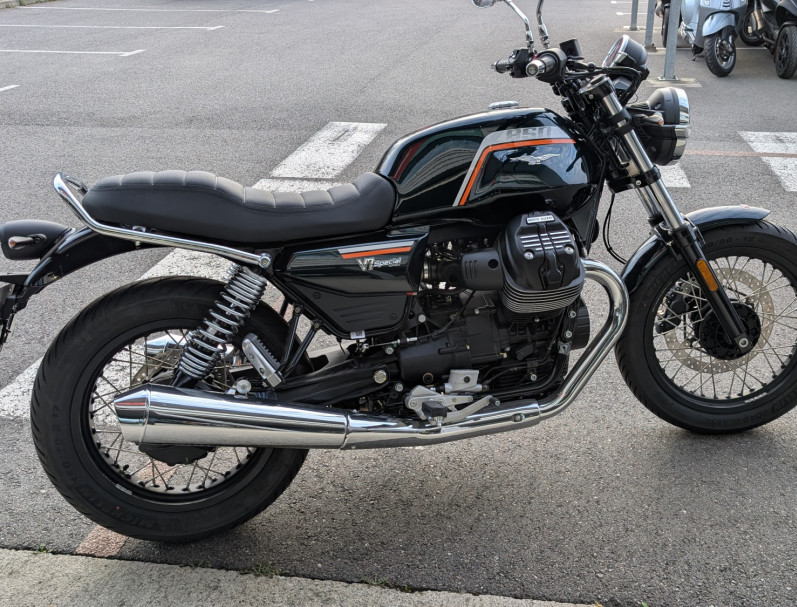 MOTO GUZZI V7 850 SPECIAL