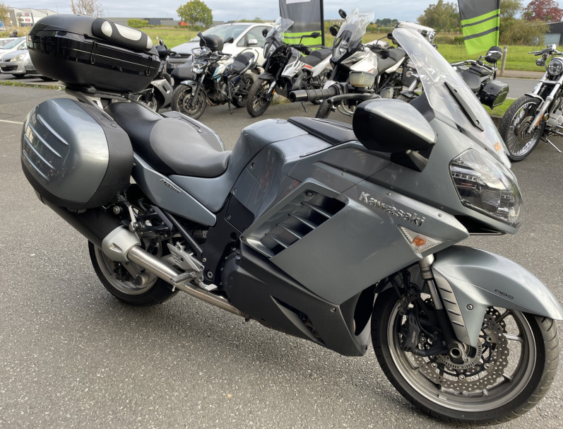 KAWASAKI GTR 1400