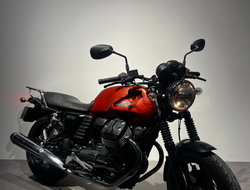 MOTO GUZZI V7 II STONE