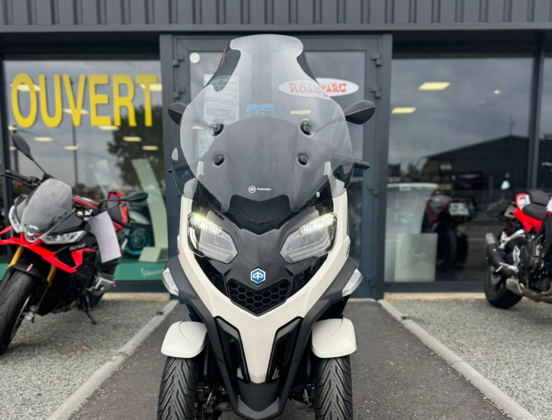 PIAGGIO MP3 400 HPE SPORT ABS ASR Blanc Luna