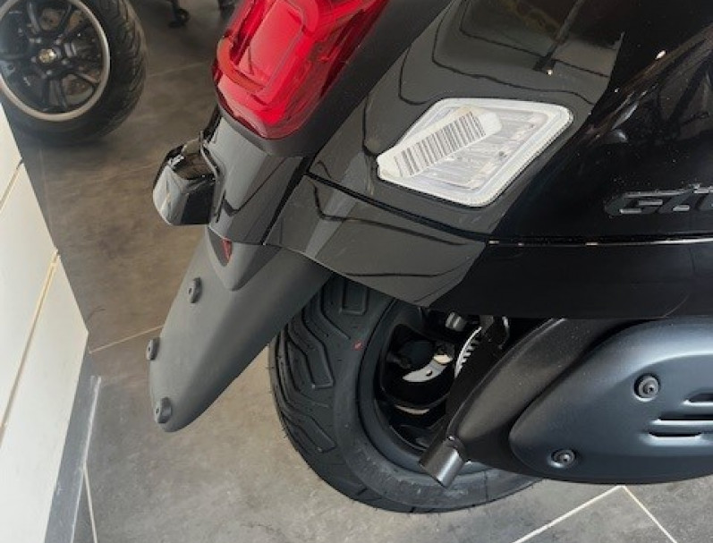 VESPA GTV 300