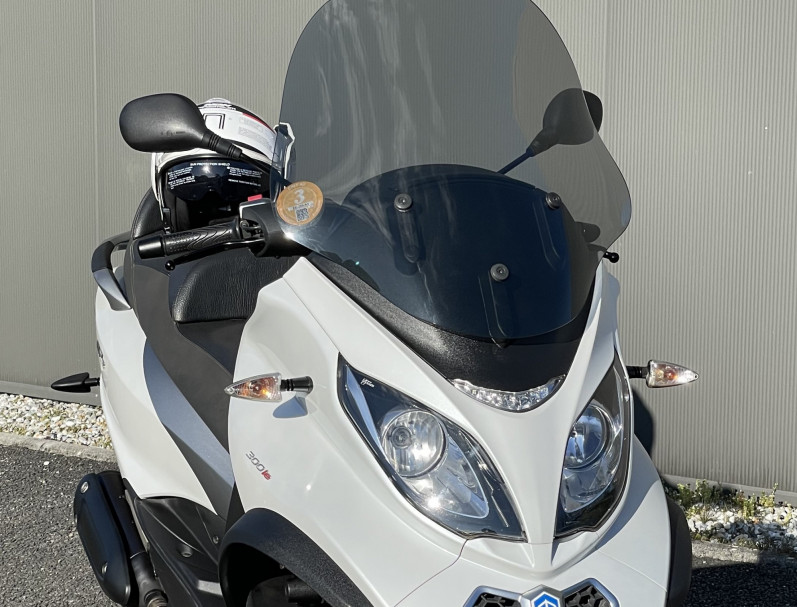 PIAGGIO MP3 300 LT ABS business