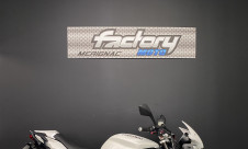 TRIUMPH STREET TRIPLE 675 R