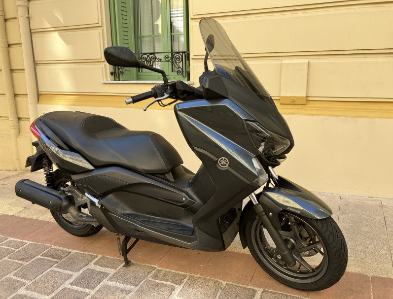 YAMAHA X-MAX 125 ABS
