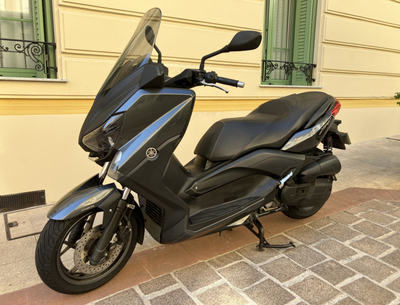 YAMAHA X-MAX 125 ABS
