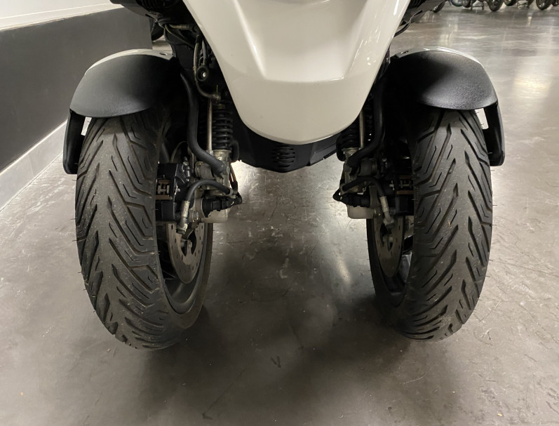 PIAGGIO MP3 300LT YOURBAN garantie 12 mois 