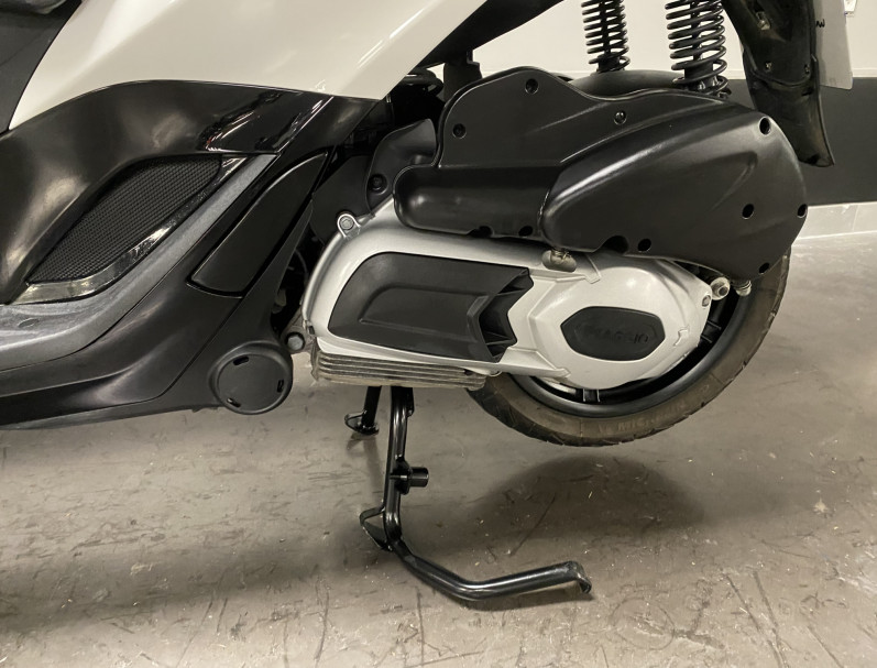 PIAGGIO MP3 300LT YOURBAN garantie 12 mois 