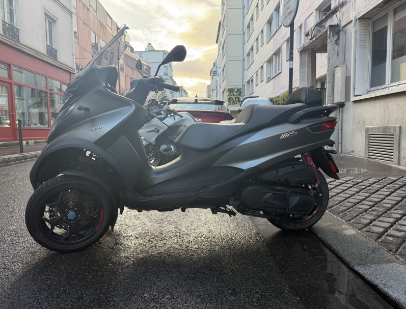 PIAGGIO MP3 350 ABS/ASR SPORT GARANTIE 6 MOIS BON ETAT GRIS MAT CRIT