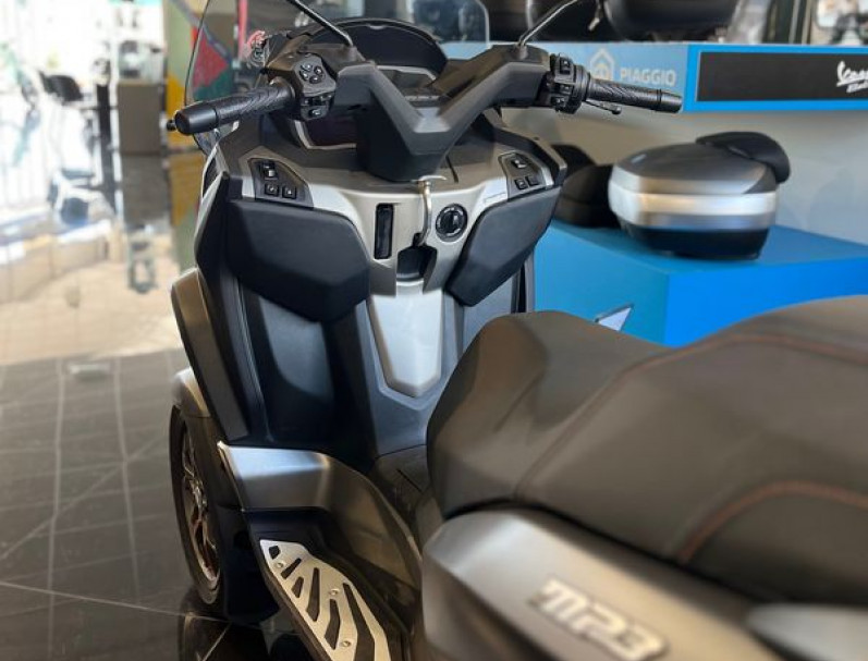 PIAGGIO MP3 530 HPE 290 KMS ETAT NEUF 2025
