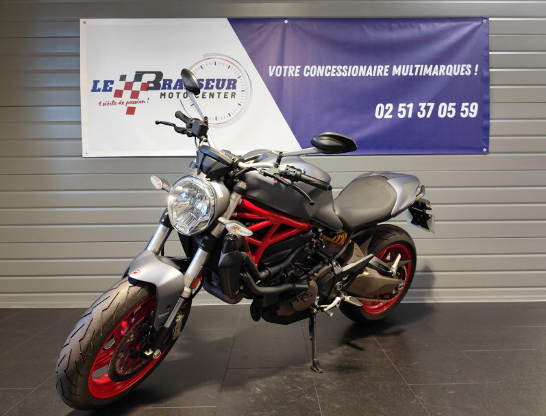 DUCATI MONSTER 821
