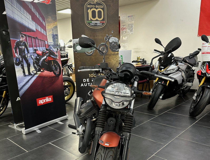 MOTO GUZZI V7 IV (850 cm3)
