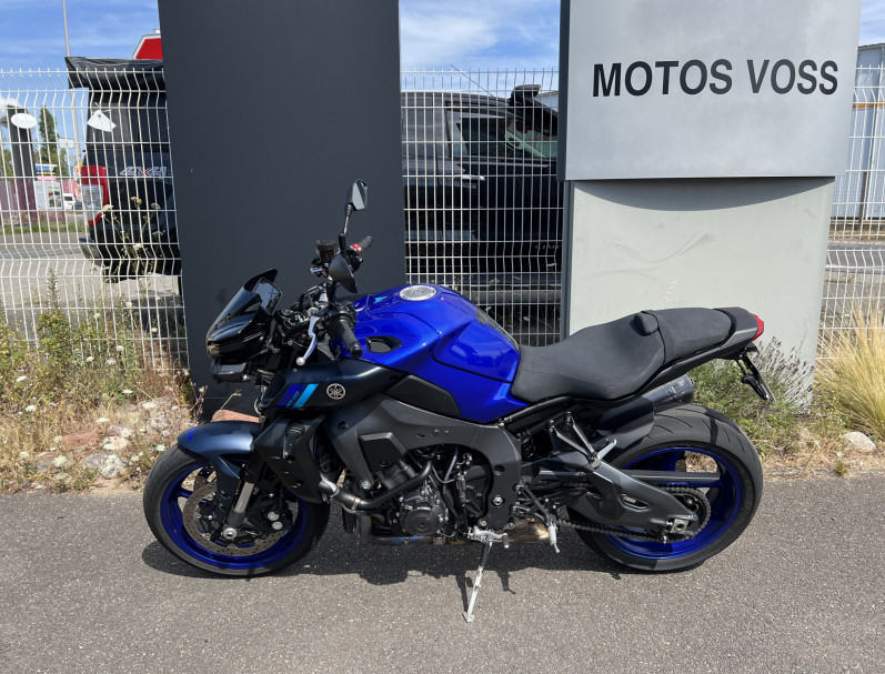 YAMAHA MT-10