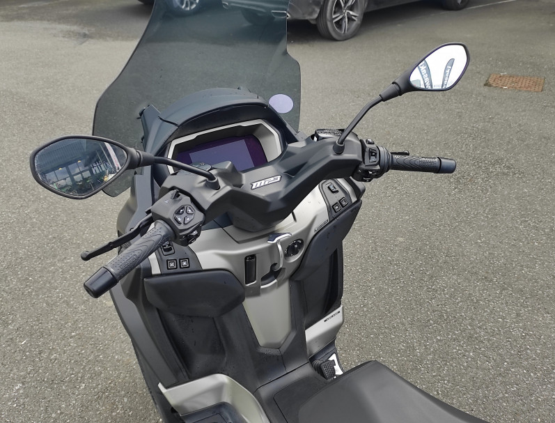 PIAGGIO MP3 530 HPE EXCLUSIVE