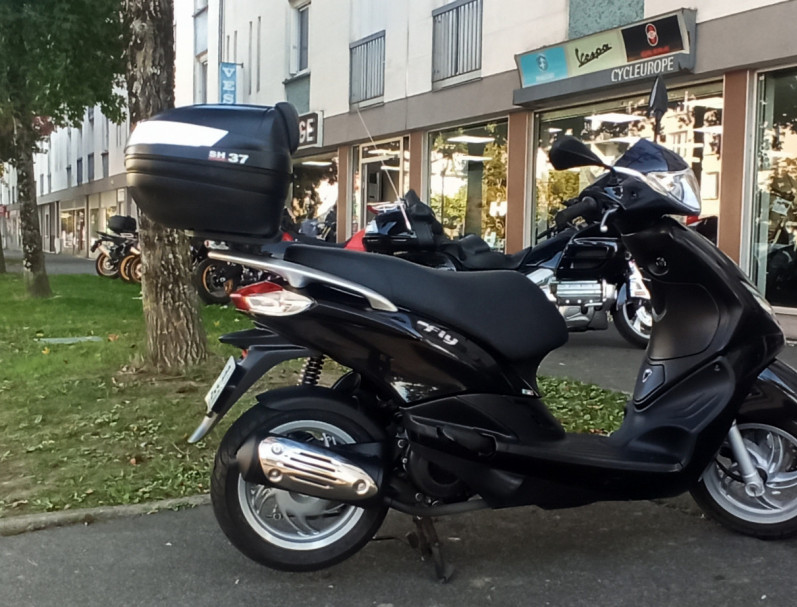 Piaggio Fly 125 – 2016 – 6 028 km – Excellent état, économique & prêt à rouler ! Financement possible