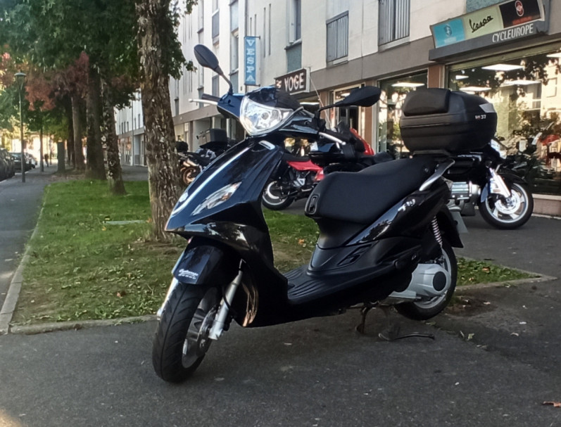 Piaggio Fly 125 – 2016 – 6 028 km – Excellent état, économique & prêt à rouler ! Financement possible
