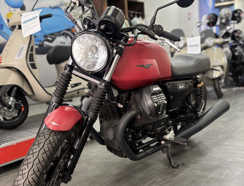 MOTO GUZZI V7 III STONE 750