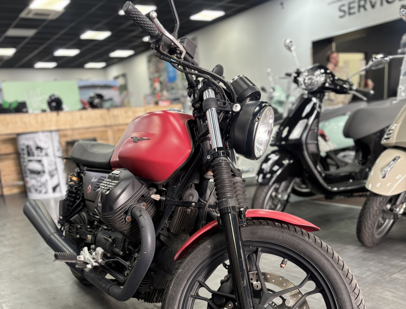 MOTO GUZZI V7 III STONE 750