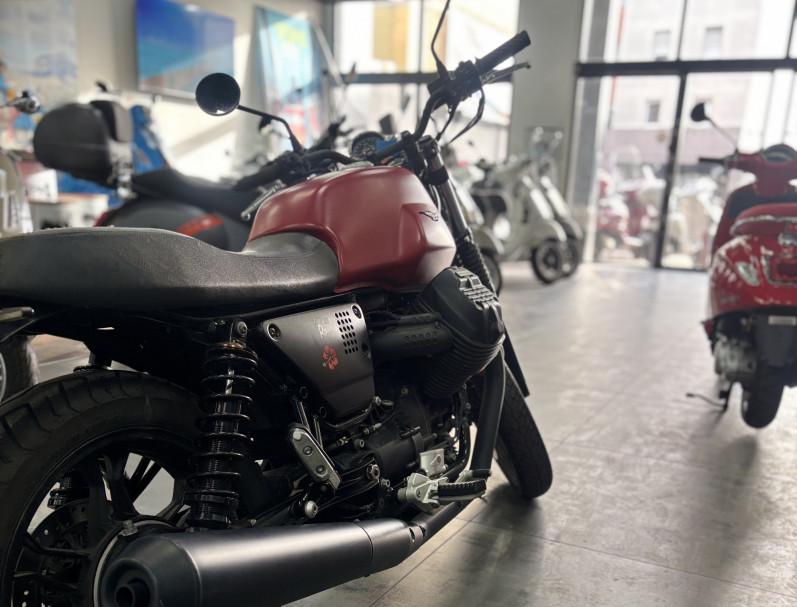 MOTO GUZZI V7 III STONE 750