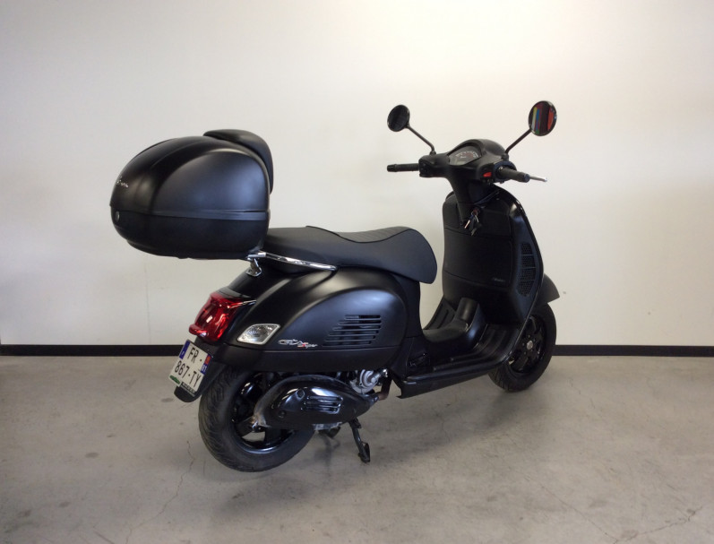 VESPA GTS 300 NOTTE