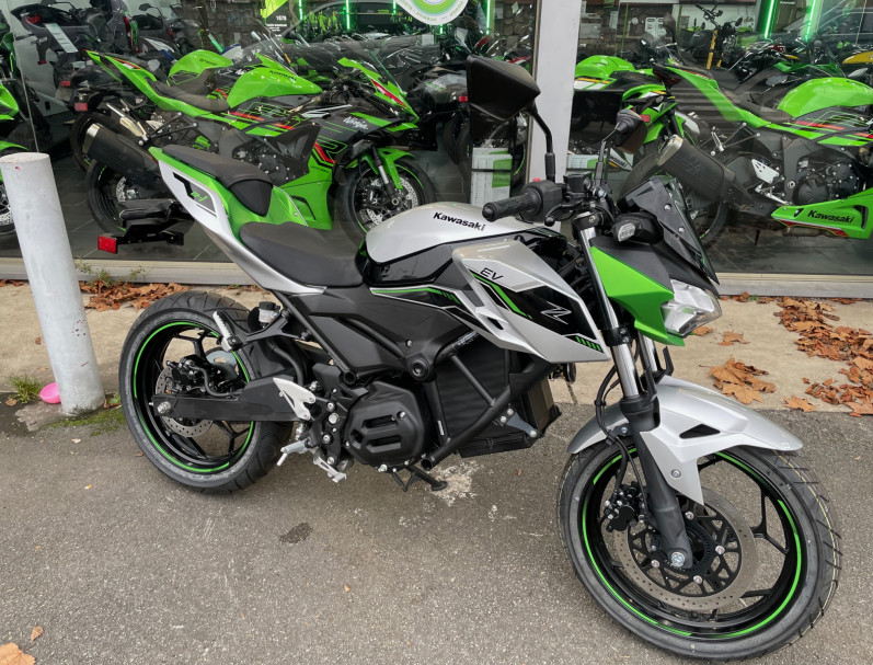 KAWASAKI Ze-1