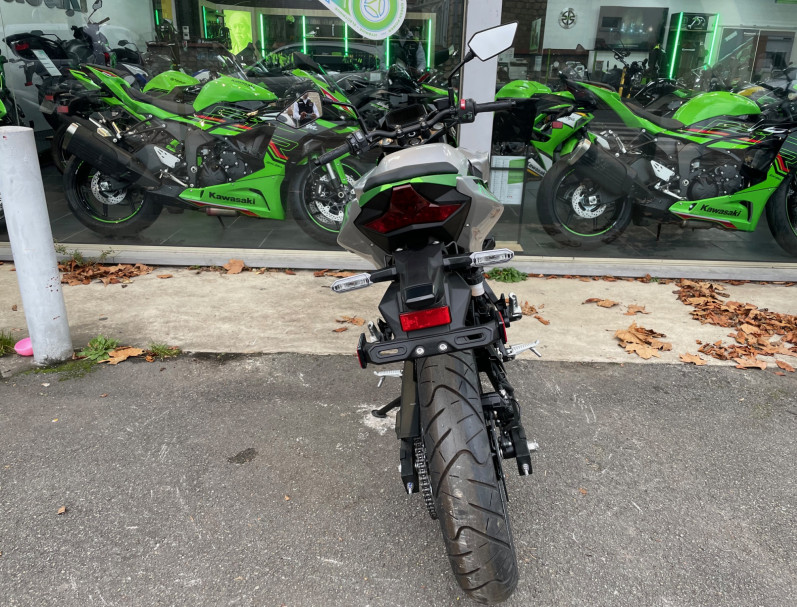 KAWASAKI Ze-1