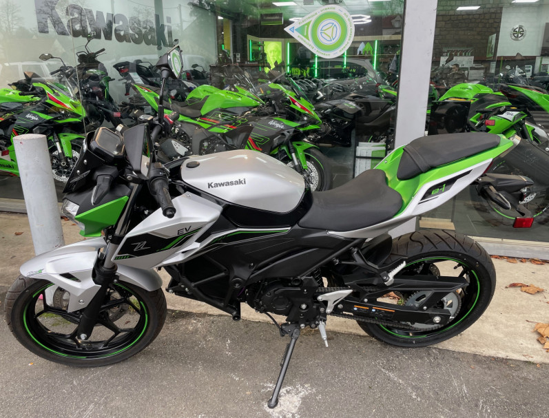 KAWASAKI Ze-1